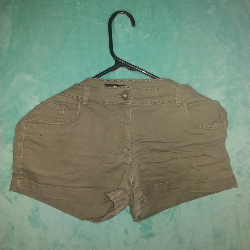 H&M | Army green shorts